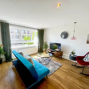 Home2 - Market Rise Apartment